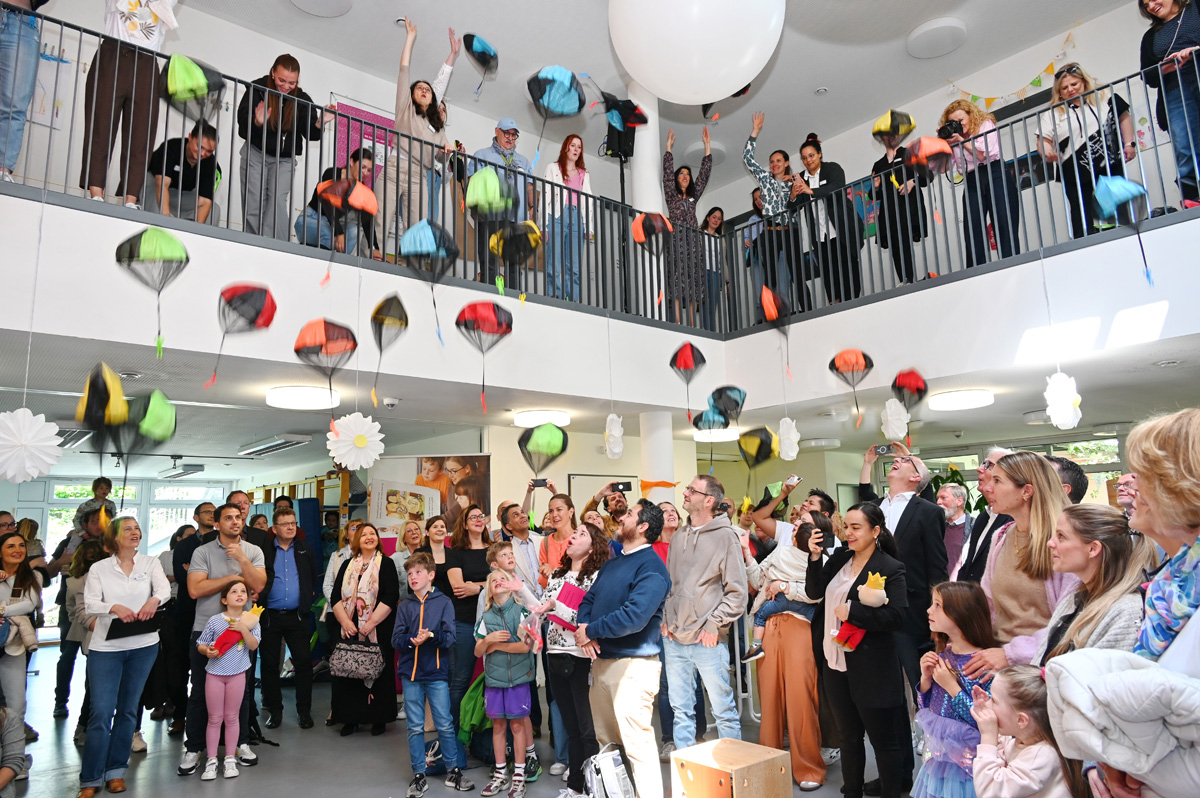 Impressions from the “10 Years of Karlinis Daycare” anniversary celebration: surprise from above