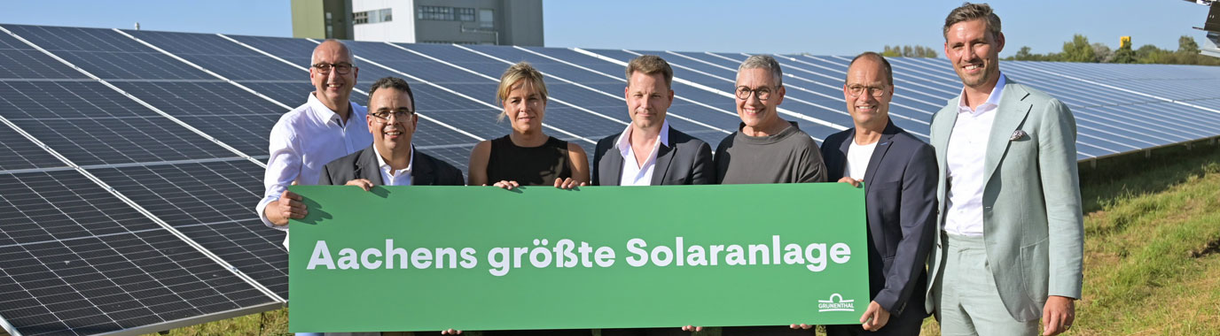 Group picture in front of Grunenthal’s new solar parc