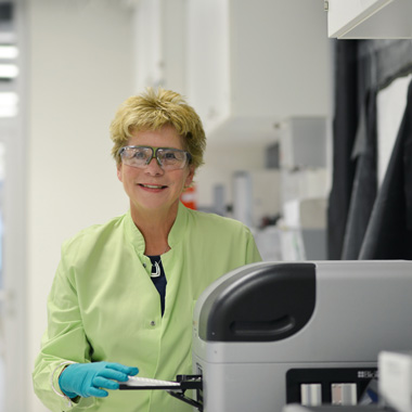 Portrait Gillian Burgess Head of Research Grünenthal