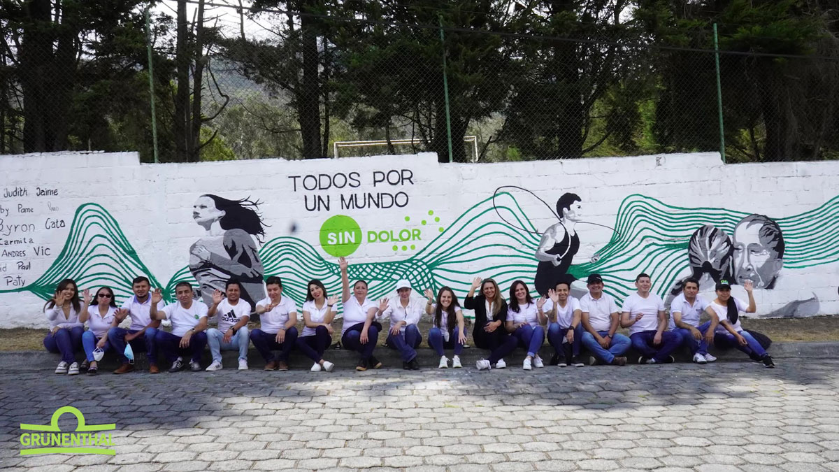 Colaboradores Mural Grünenthal Ecuador Todos por un mundo sin dolor